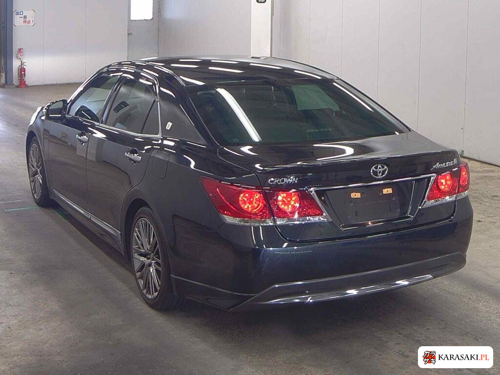 2013 Toyota Crown 4D Athlete S 2