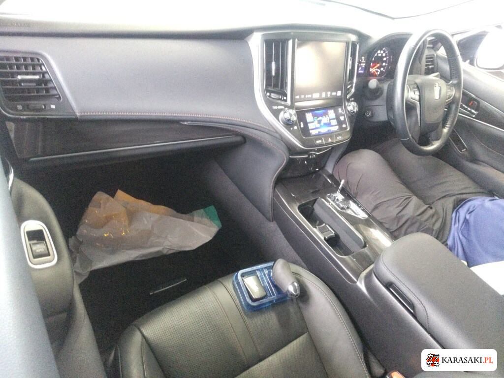 2013 Toyota Crown 4D Athlete S 5