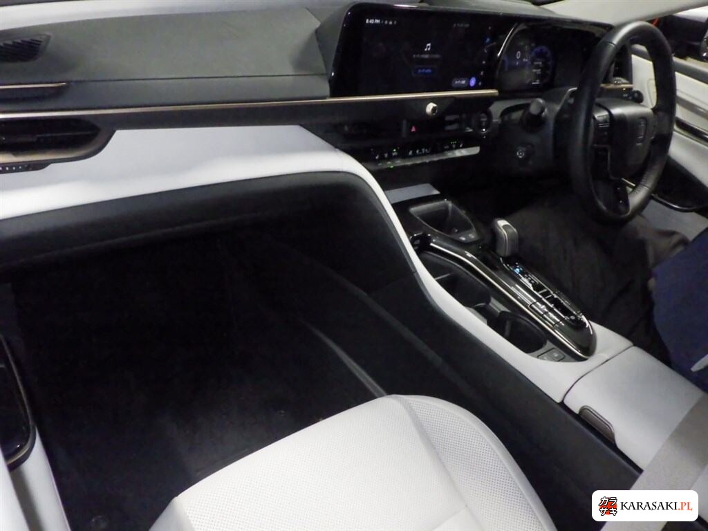 Toyota Crown Crossover 2024 z aukcji japońskiej