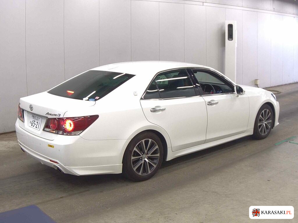 Toyota Crown 2016 z aukcji japońskiej