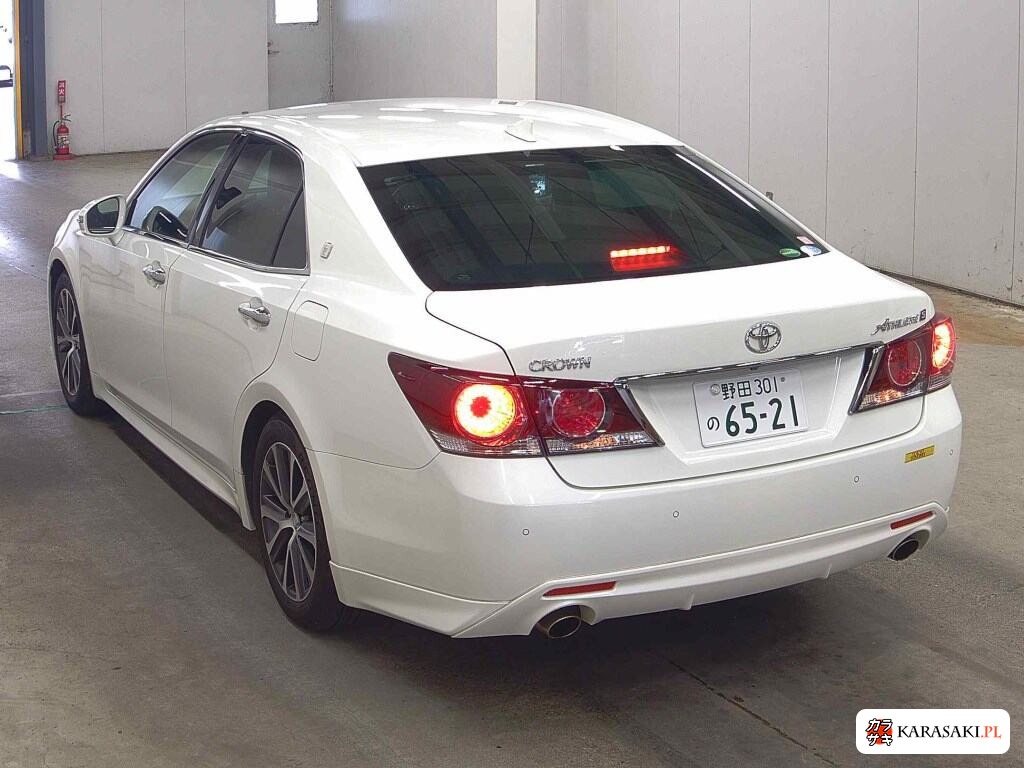 Toyota Crown 2016 z aukcji japońskiej