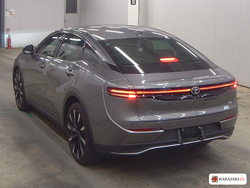 Toyota Crown Crossover 2023 z aukcji japońskiej