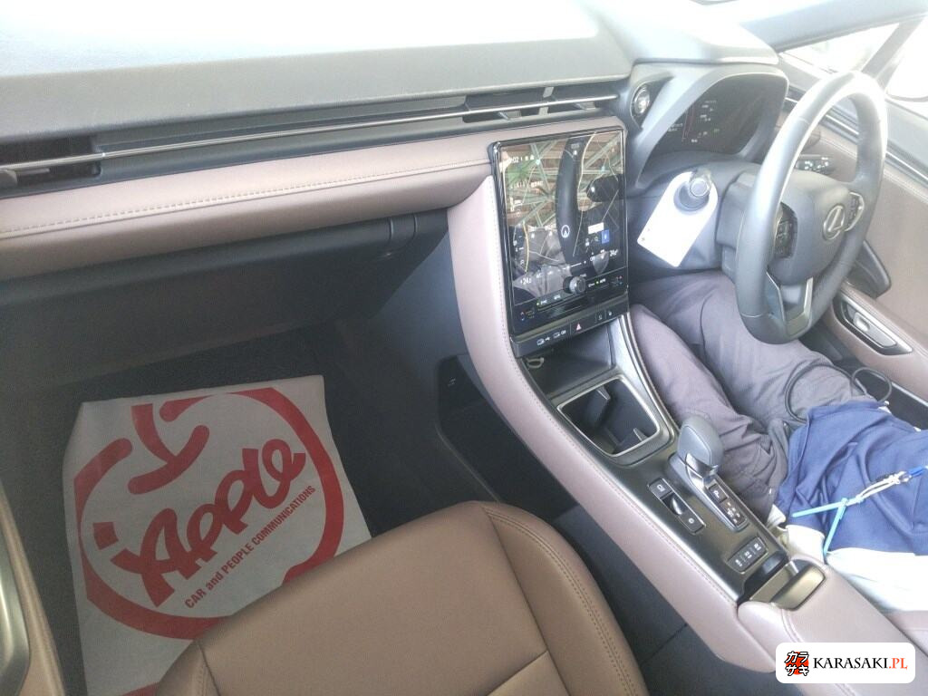 2025 Lexus LBX Elegant 5