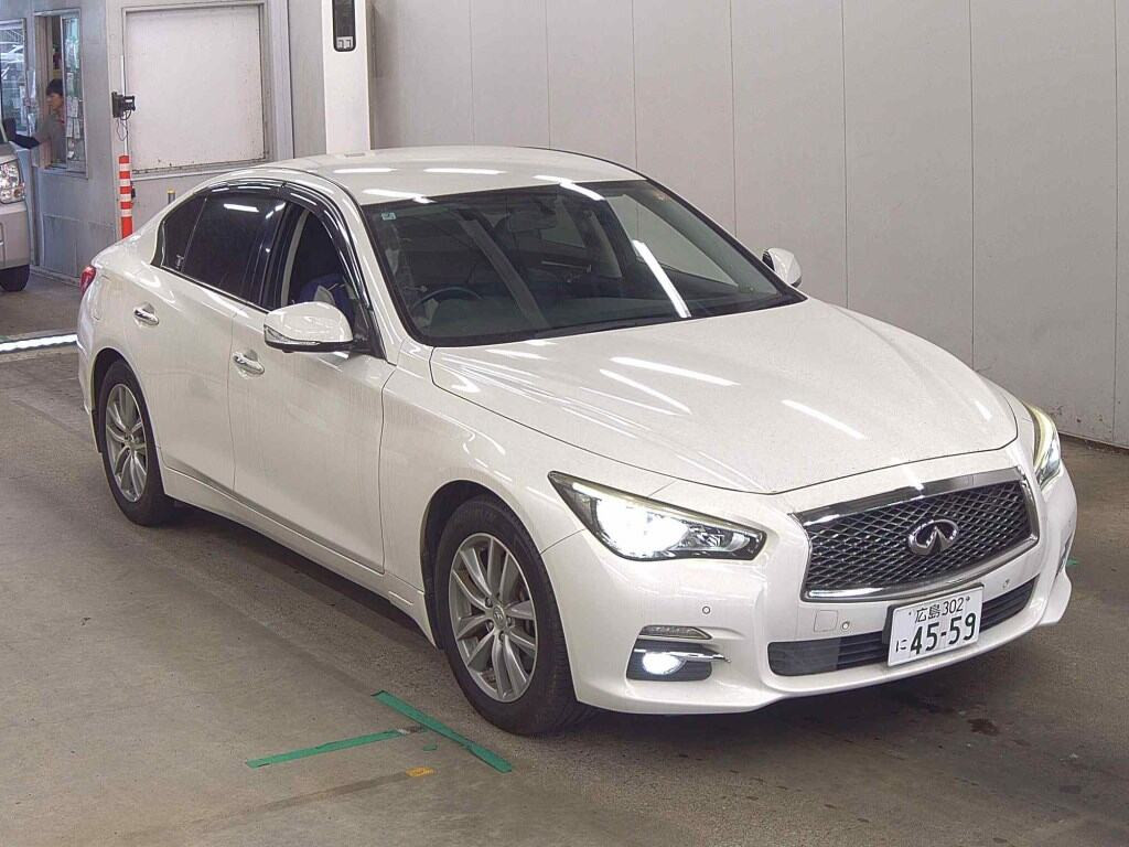 Nissan Skyline 2014 z aukcji japońskiej