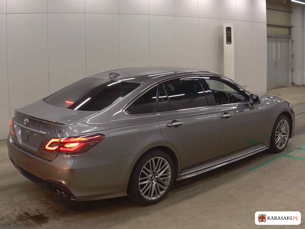 Toyota Crown 2021 z aukcji japońskiej