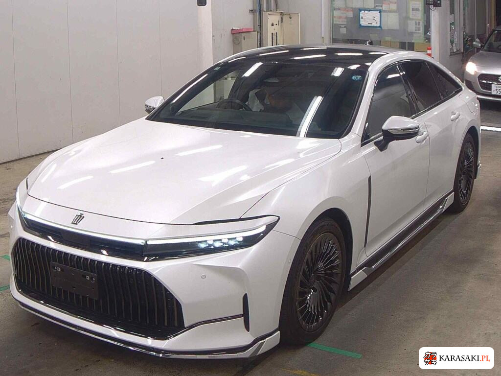 Toyota Crown 2025 z aukcji japońskiej