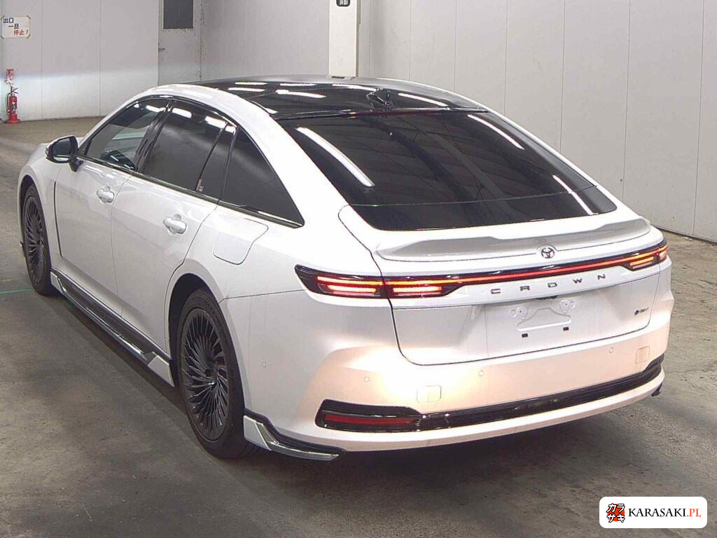 Toyota Crown 2025 z aukcji japońskiej
