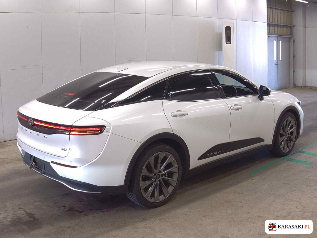 Toyota Crown Crossover 2023 z aukcji japońskiej