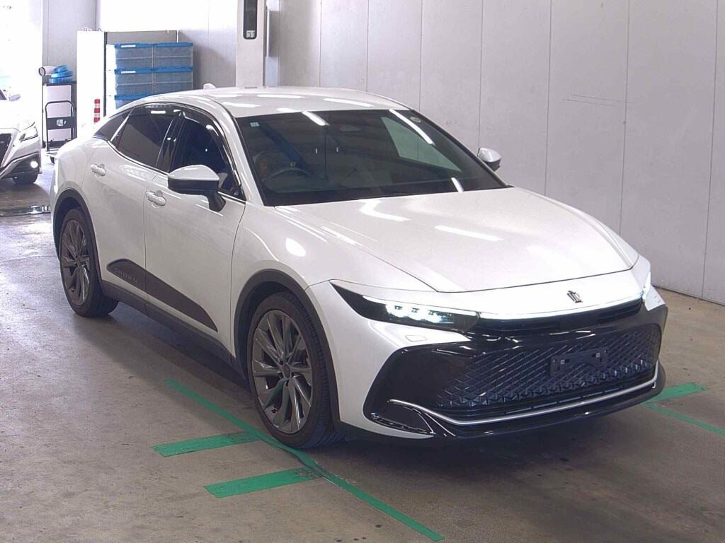 Toyota Crown Crossover 2023 z aukcji japońskiej