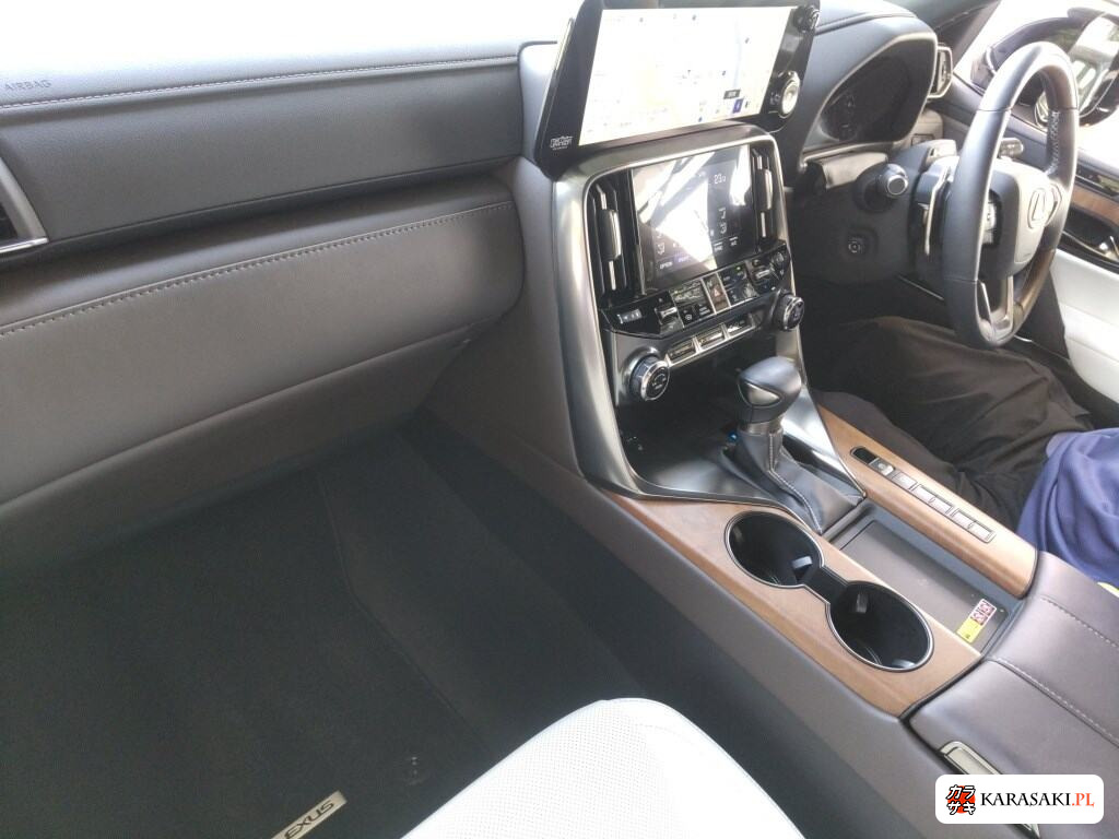 Lexus LX 2025 z aukcji japońskiej