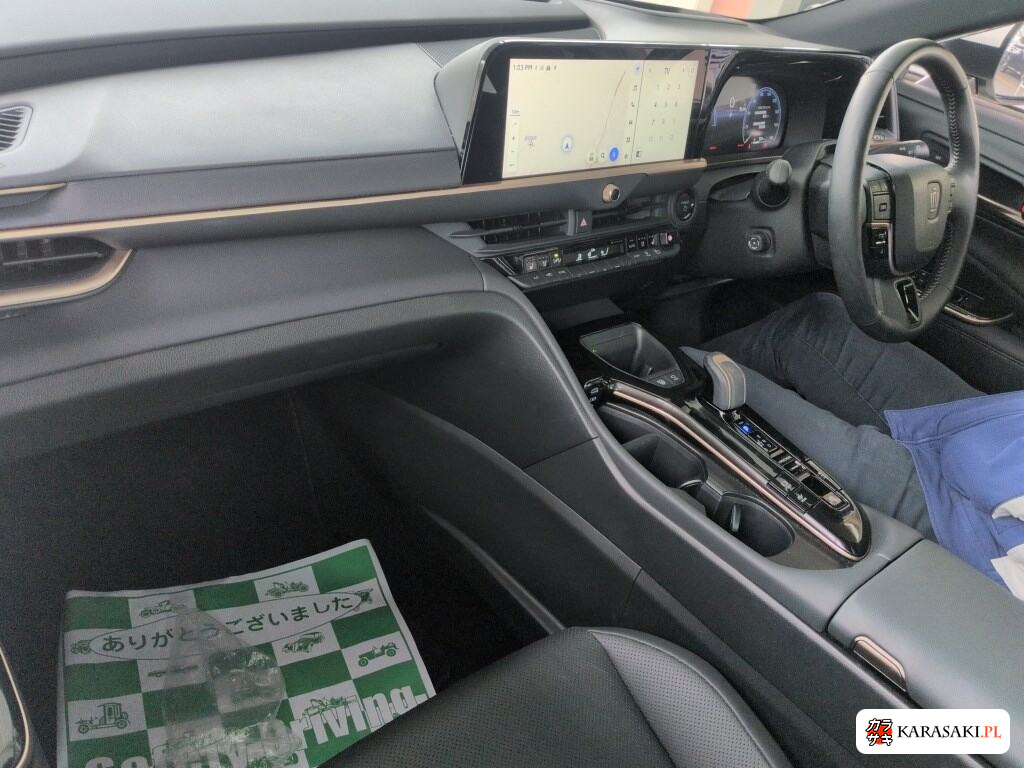 Toyota Crown Crossover 2025 z aukcji japońskiej