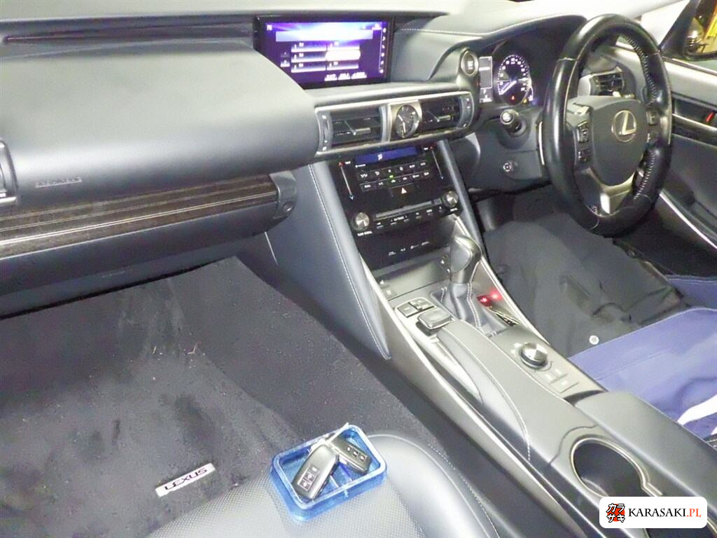 2017 Lexus Is 4D IS200T Version L 5