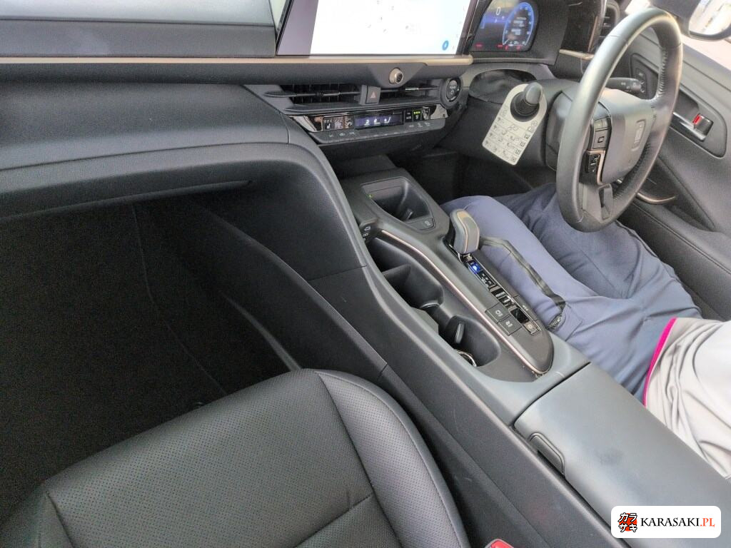 2022 Toyota Crown Crossover 4WD G Leather Package 5