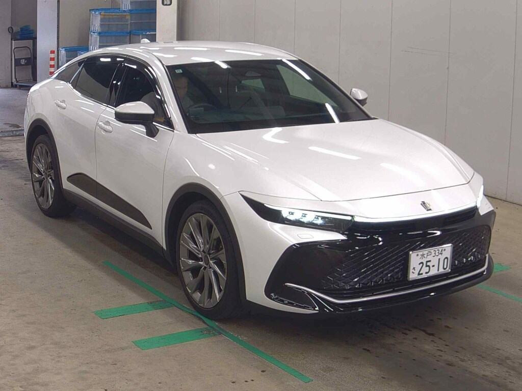 Toyota Crown Crossover 2022 z aukcji japońskiej