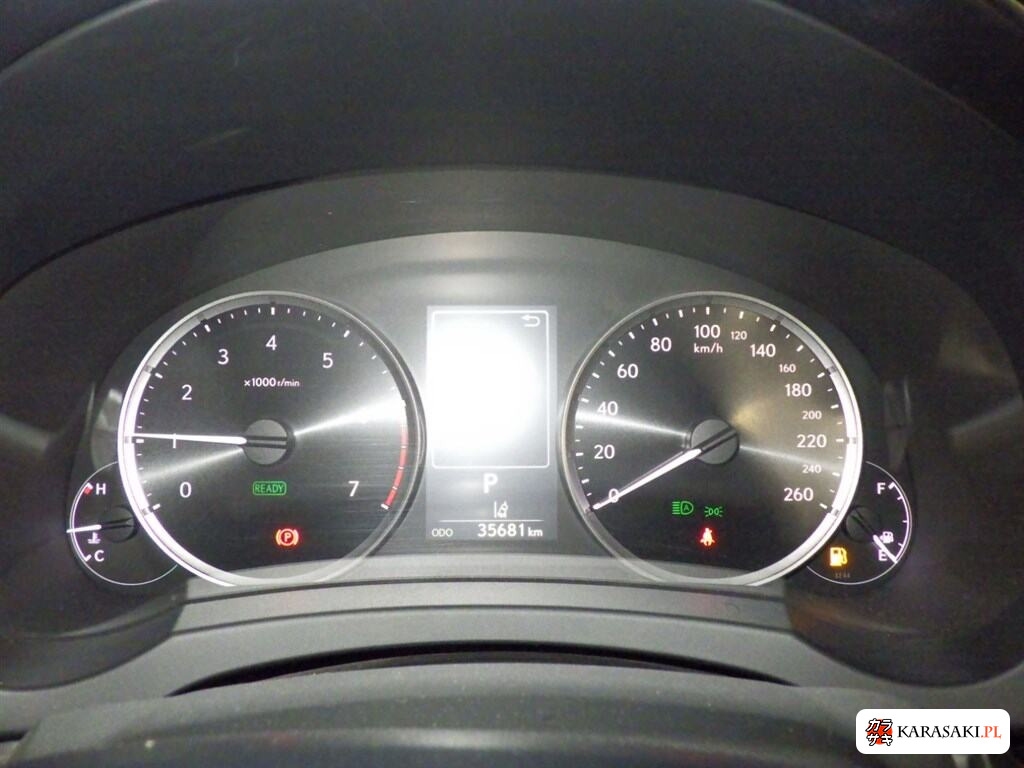 2022 Lexus Is 4D 4WD IS300H Version L 6