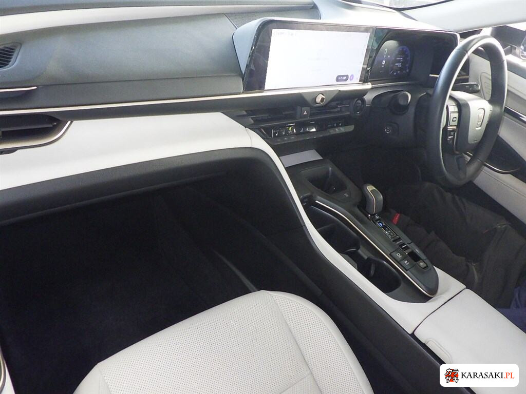 Toyota Crown Crossover 2023 z aukcji japońskiej