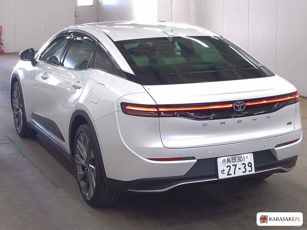 Toyota Crown Crossover 2023 z aukcji japońskiej