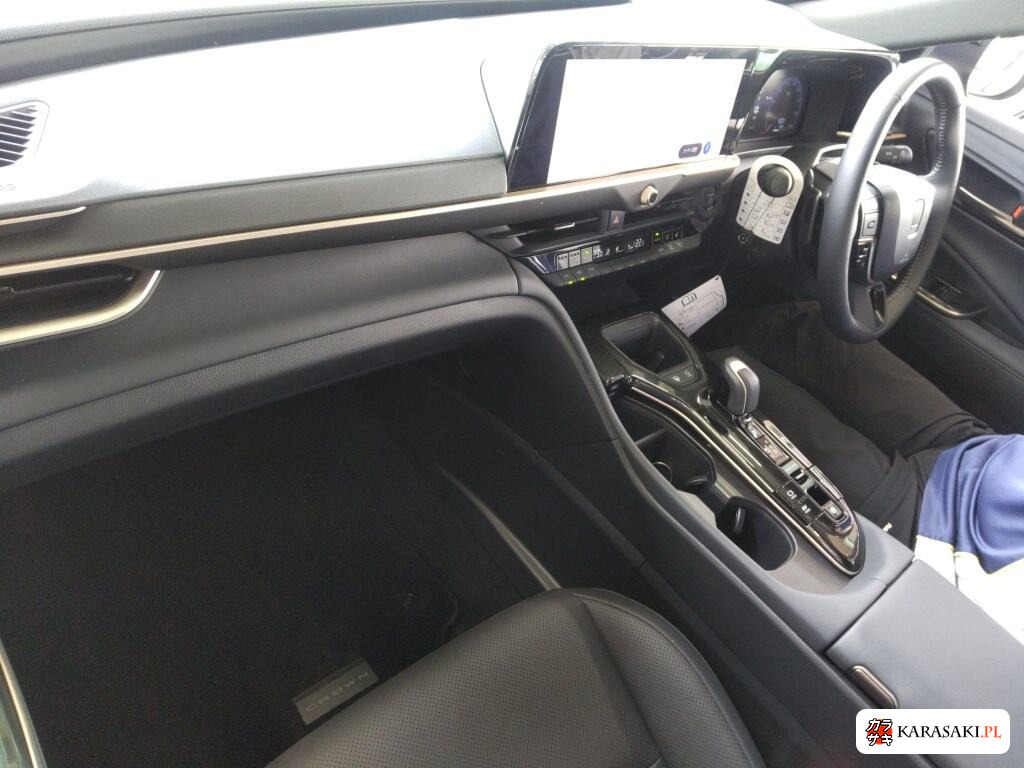 Toyota Crown Estate 2025 z aukcji japońskiej