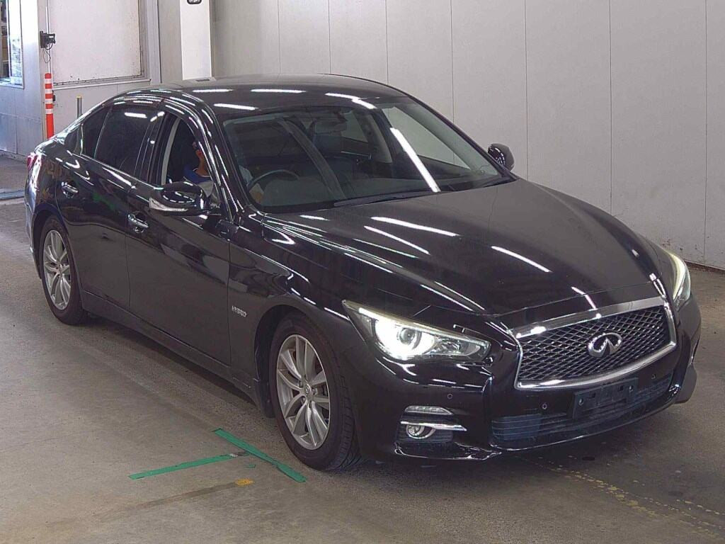 Nissan Skyline 2015 z aukcji japońskiej