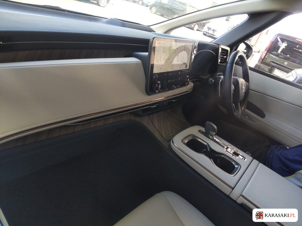 2024 Lexus LM 4WD LM500H Version L 5