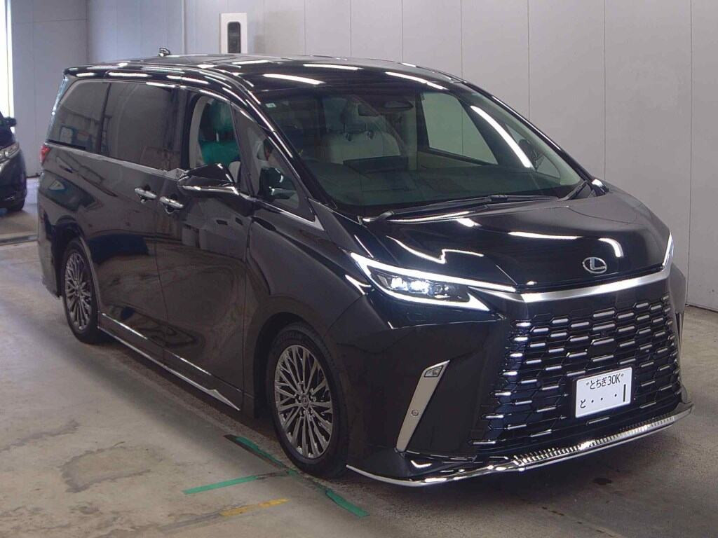 Lexus LM 2026 from a Japanese auction