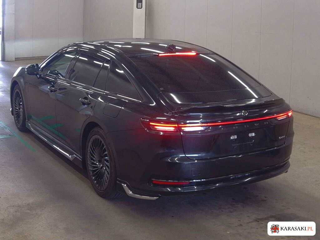 Toyota Crown 2023 z aukcji japońskiej