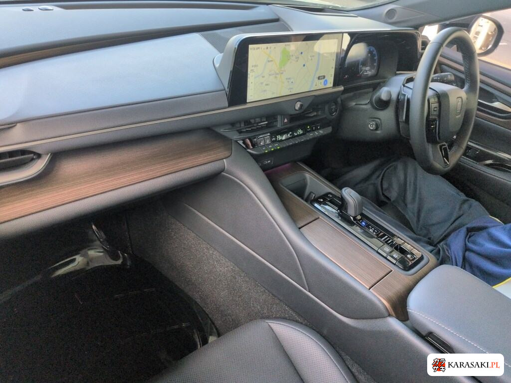 Toyota Crown 2023 z aukcji japońskiej