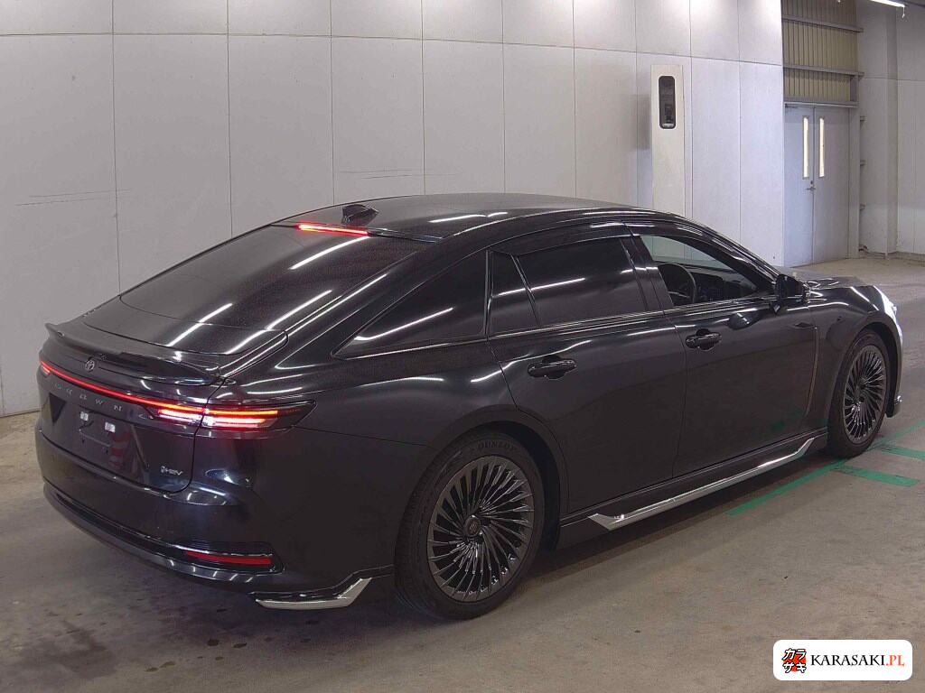 Toyota Crown 2023 z aukcji japońskiej