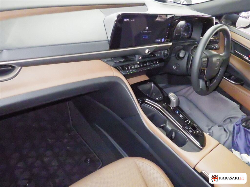 Toyota Crown Estate 2026 z aukcji japońskiej