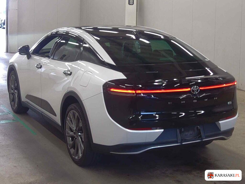 Toyota Crown Crossover 2023 z aukcji japońskiej
