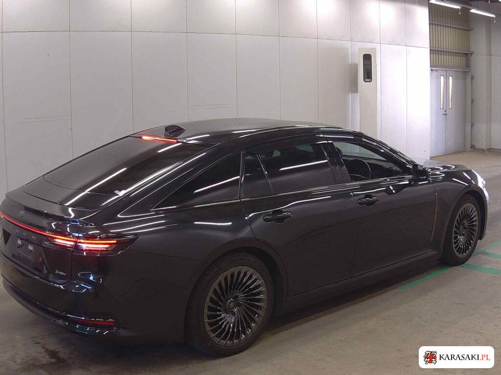 Toyota Crown 2024 z aukcji japońskiej