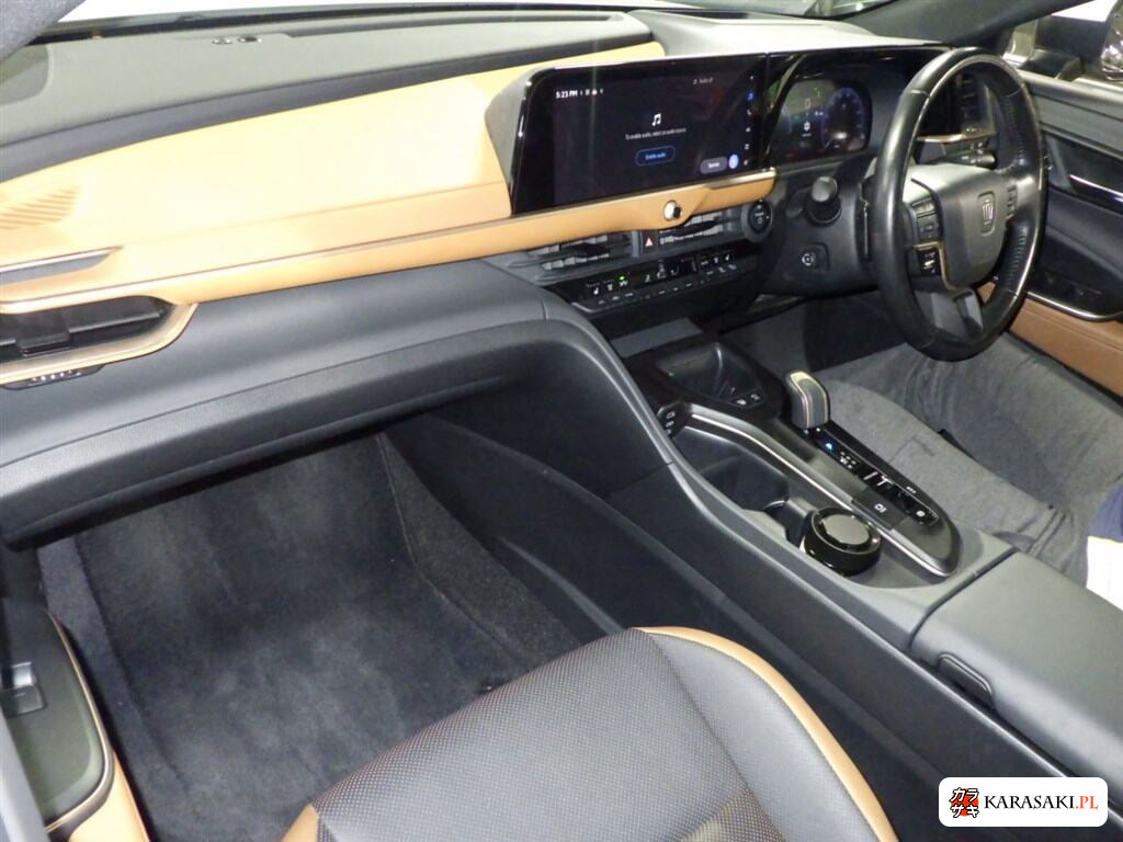 2023 Toyota Crown Crossover 4WD RS Advanced 5