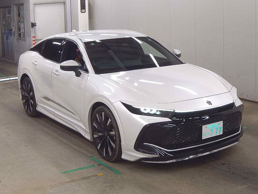 Toyota Crown Crossover 2023 z aukcji japońskiej