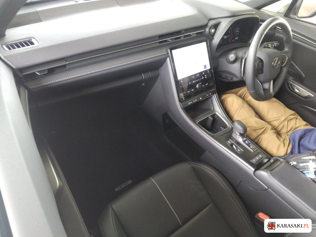 2024 Lexus LBX 4WD Relax 5