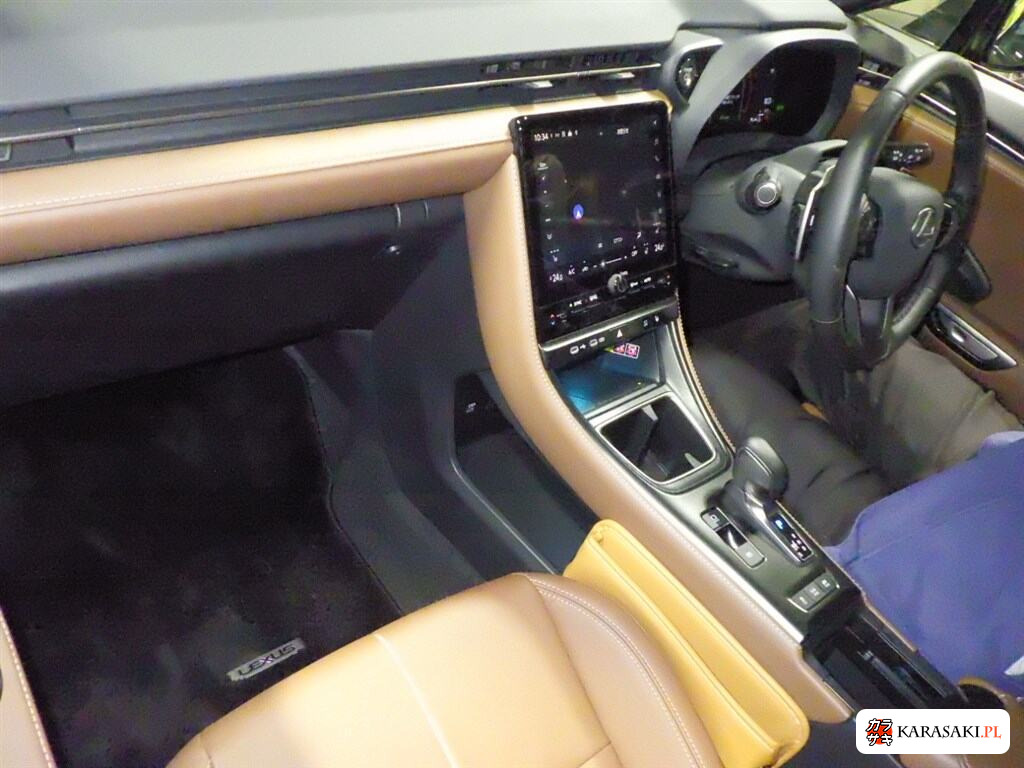 2024 Lexus LBX 4WD Relax 5
