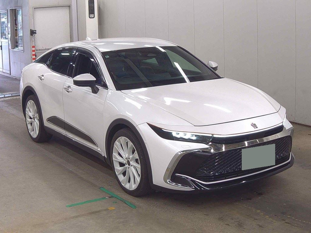 Toyota Crown Crossover 2023 z aukcji japońskiej