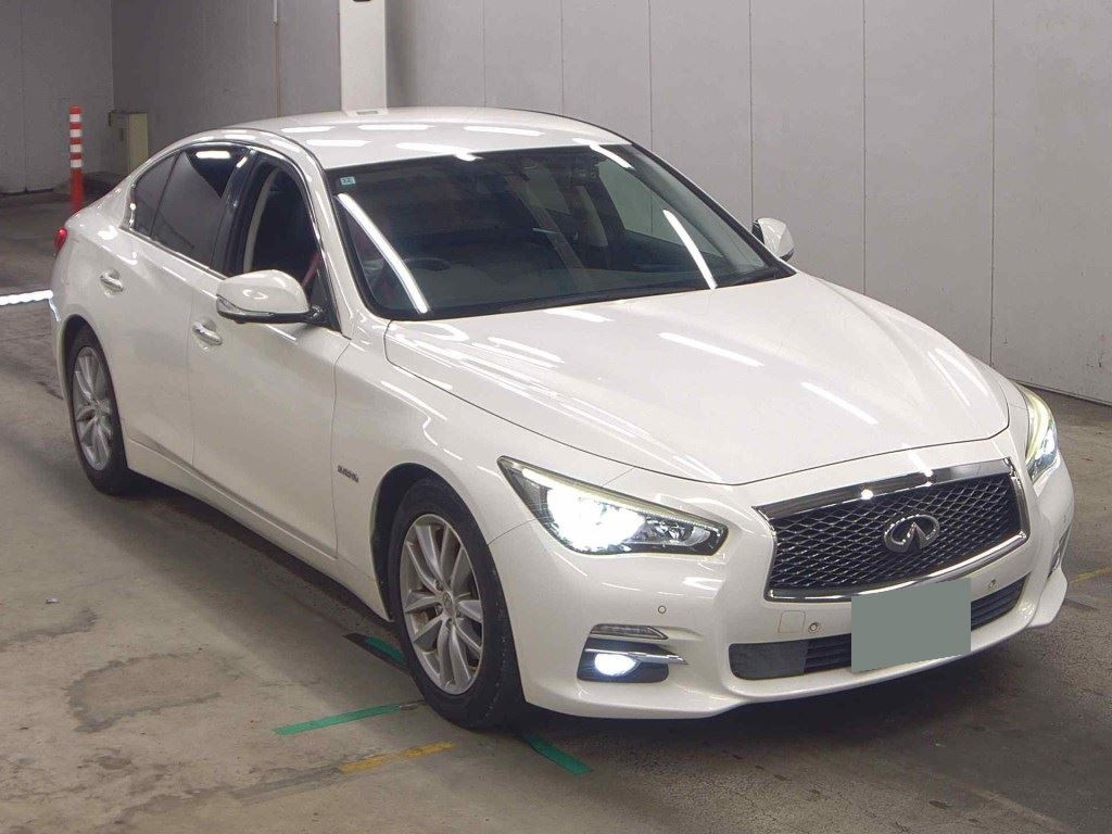Nissan Skyline 2014 z aukcji japońskiej