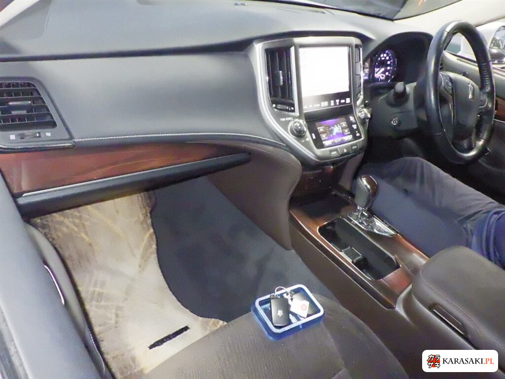Toyota Crown 2013 z aukcji japońskiej
