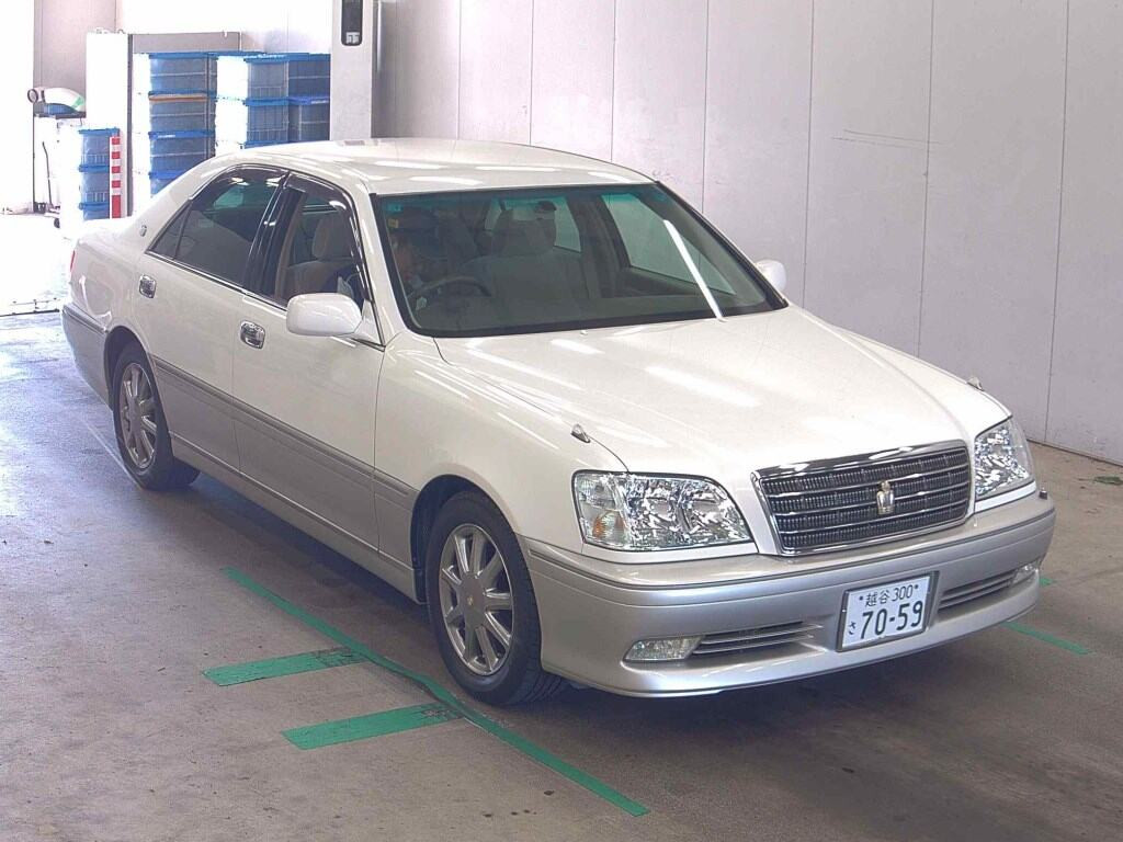Toyota Crown 2003 z aukcji japońskiej