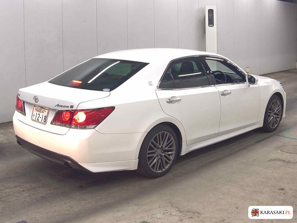 Toyota Crown 2013 z aukcji japońskiej