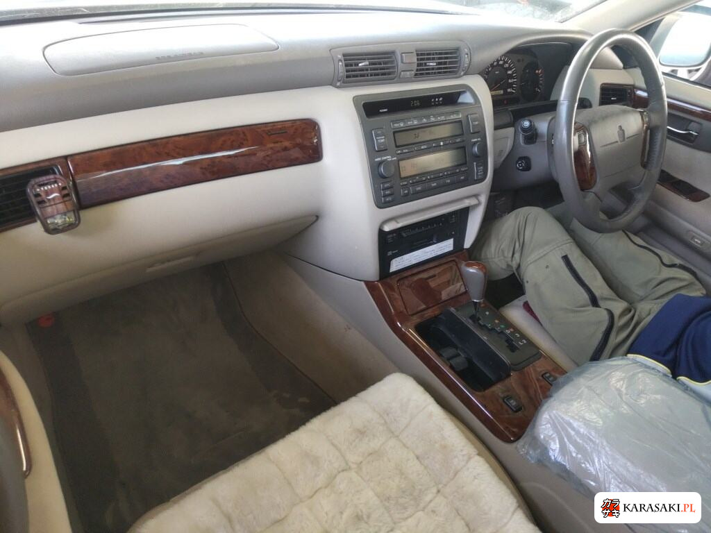 Toyota Crown 2000 z aukcji japońskiej