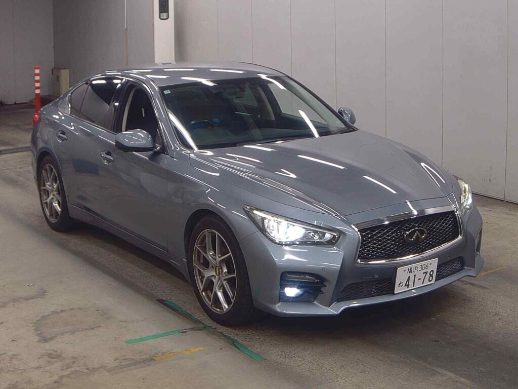 Nissan Skyline 2015 z aukcji japońskiej