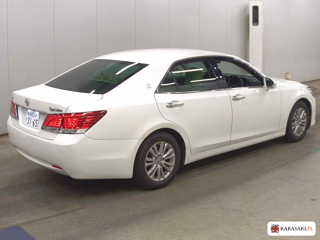 2013 Toyota Crown 4D Royal Saloon 4
