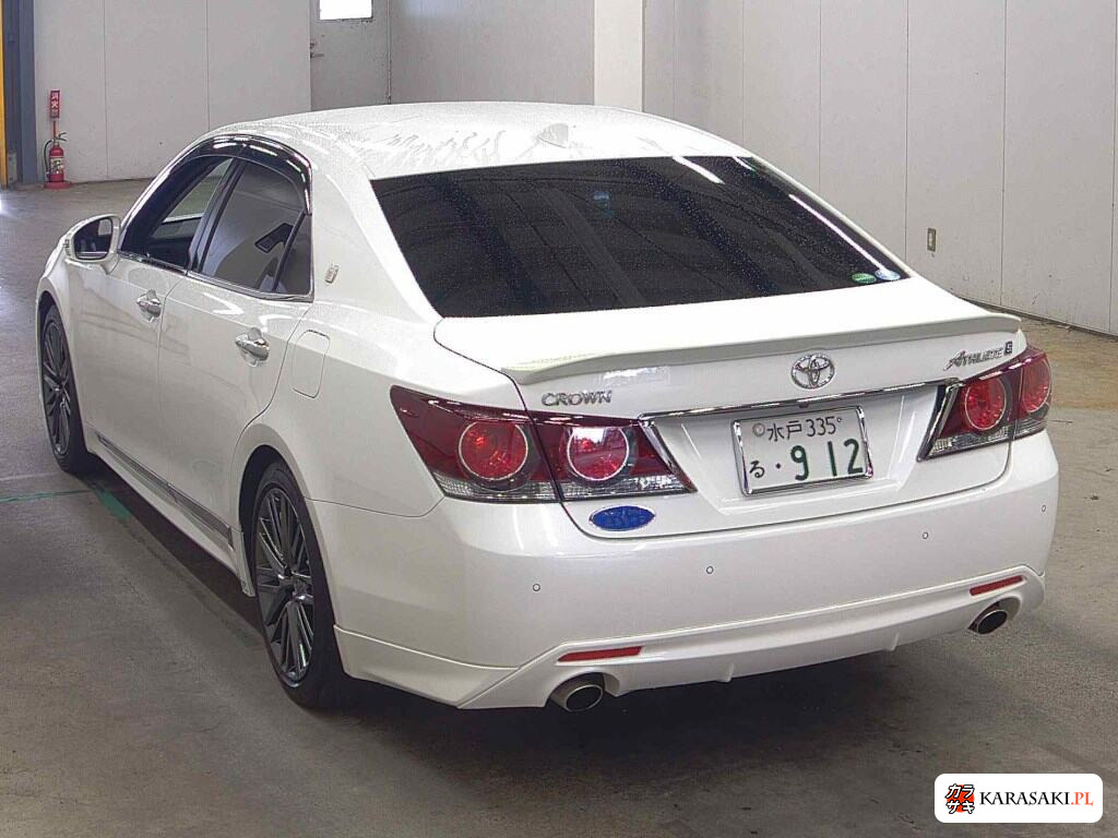 Toyota Crown 2015 z aukcji japońskiej