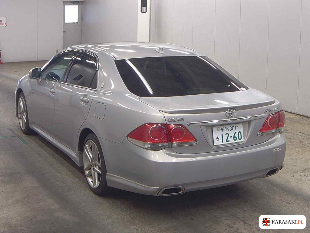 2010 Toyota Crown 4D Athlete 2