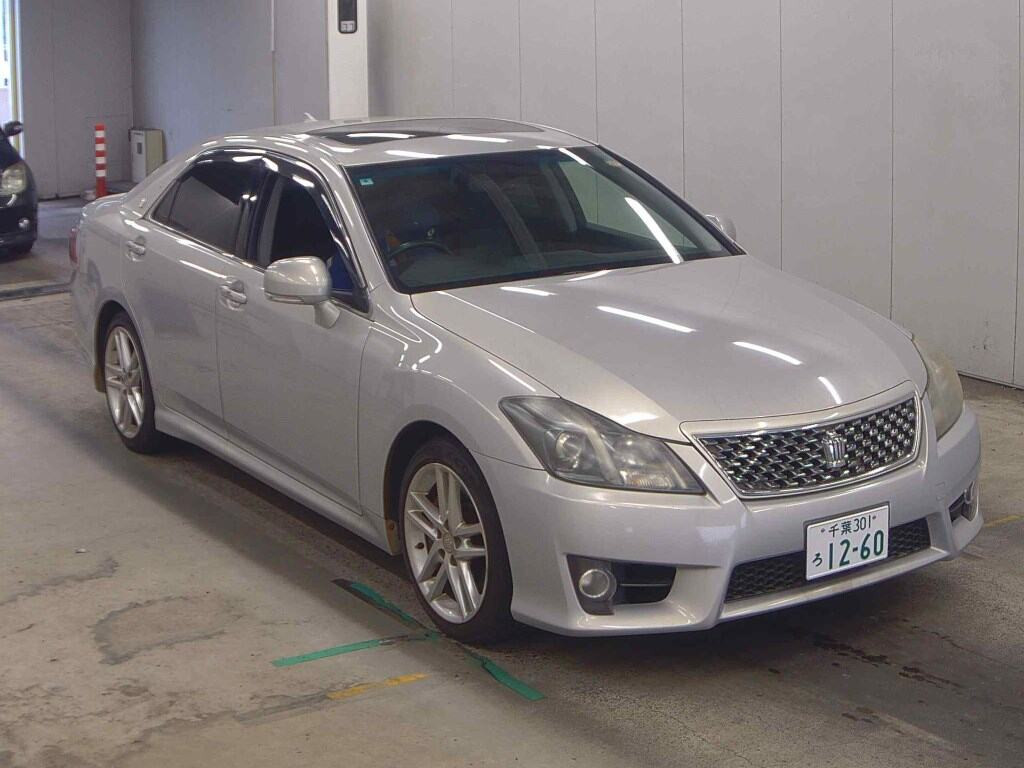 Toyota Crown 2010 z aukcji japońskiej