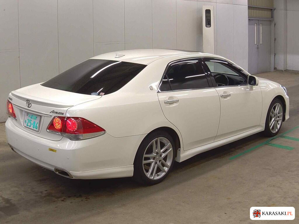 2012 Toyota Crown 4D 4