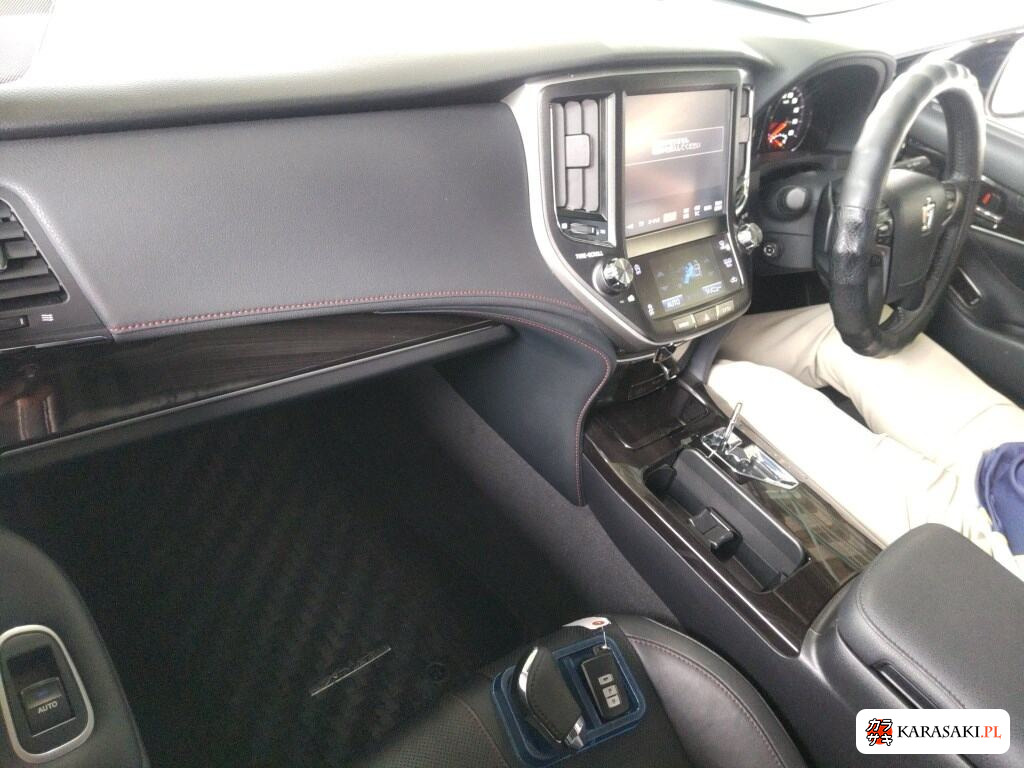2016 Toyota Crown 4D Athlete S-T 5