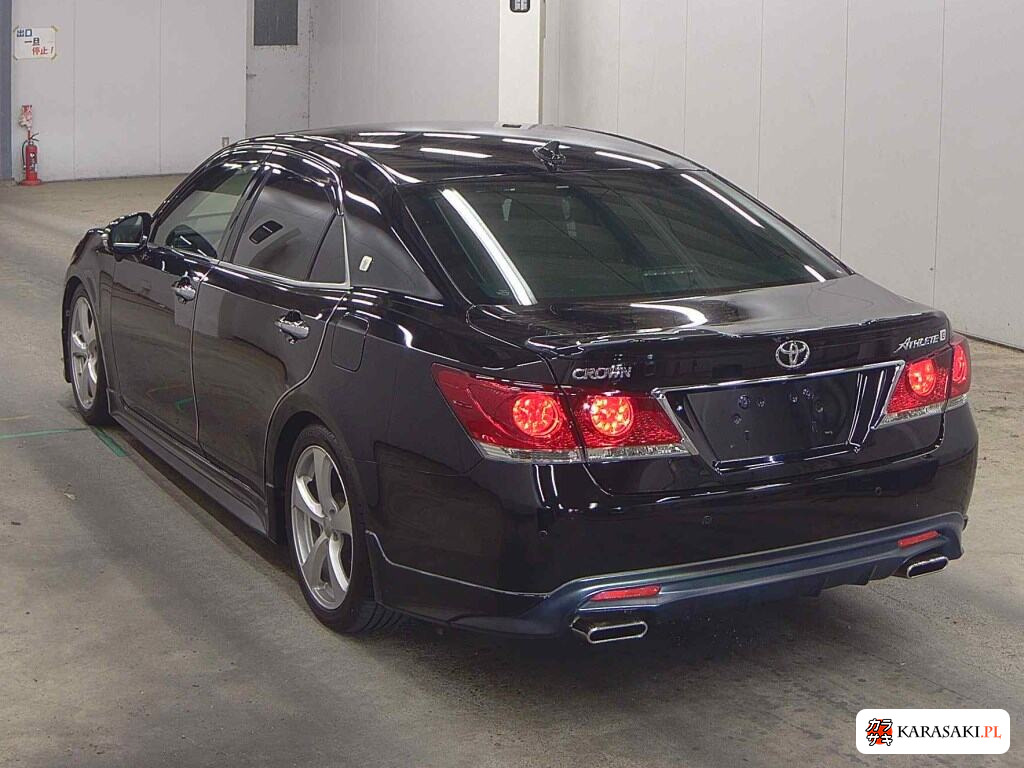 2013 Toyota Crown 4D Athlete G 2