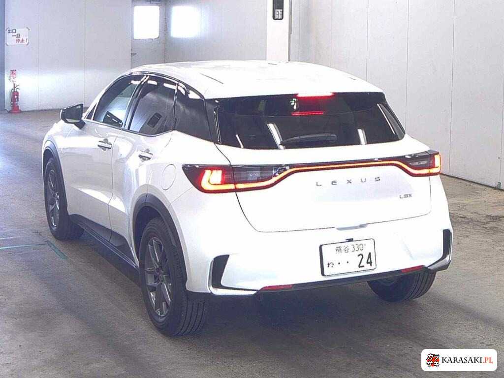 2025 Lexus LBX Elegant 2